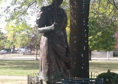 Statue im Schiller Park im German Village